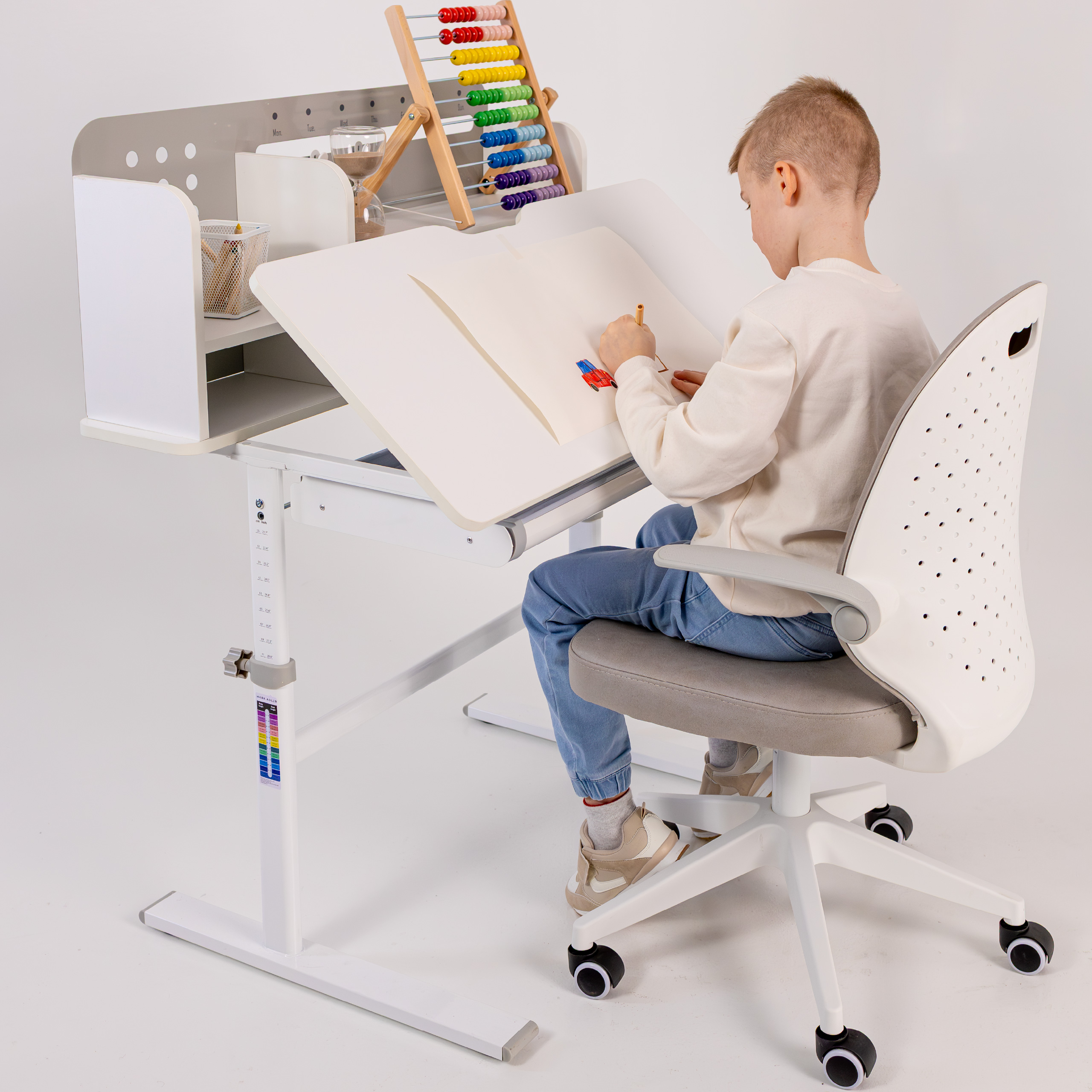 Junior 4.0 fotel dla dziecka wizualizacja w pokoju