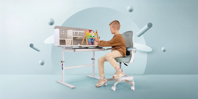 Schreibtischstuhl für Kinder - mit oder ohne Rollen? Finden Sie heraus, was besser ist